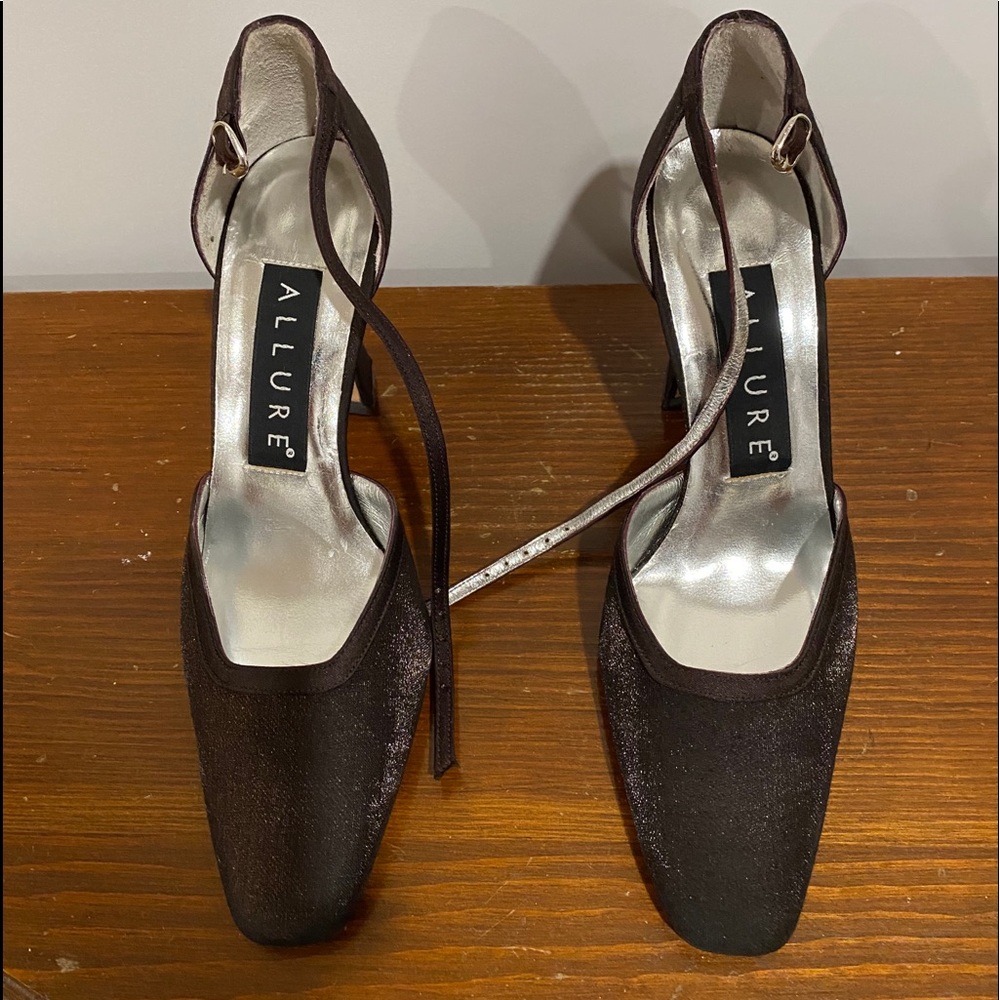 BROWN dressy shoes